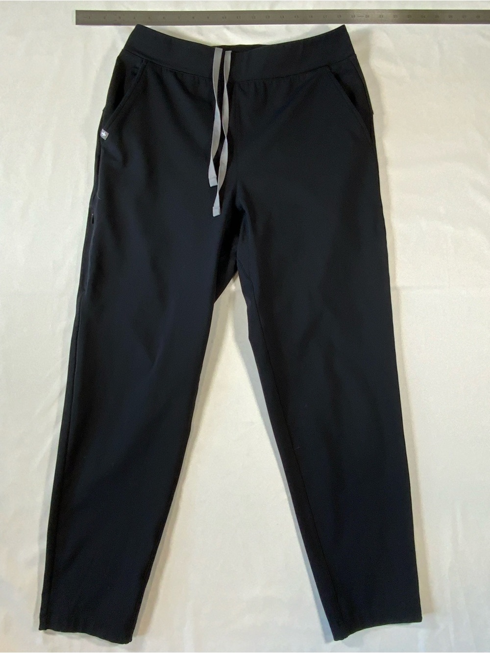 Figs women’s Black straight leg Pants with Gray Drawstring
